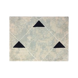 Tapete Sala Triângulos Estonado Preto - 0,90 x 1,20
